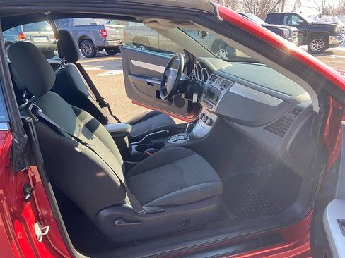 Used 2010 Chrysler Sebring Touring image 16