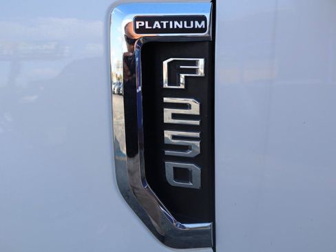 Used 2021 Ford F250 Platinum w/ FX4 Off-Road Package AWD/4WD image 10