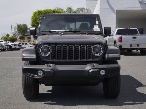 New 2026 Jeep Gladiator Sport image 9