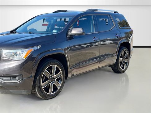 Used 2018 GMC Acadia Denali image 2