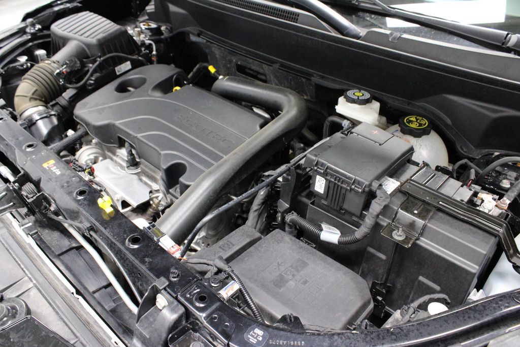 Used 2023 Chevrolet Equinox RS FWD image 14