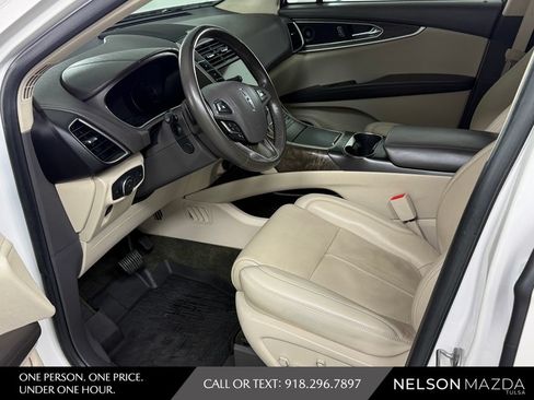 Used 2018 Lincoln MKX Reserve w/ Driver Assistance Package FWD image 18