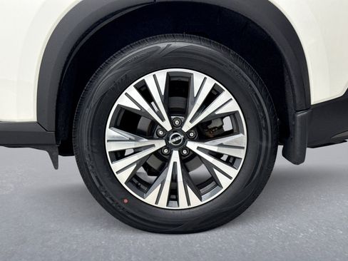 Used 2023 Nissan Rogue SV image 24