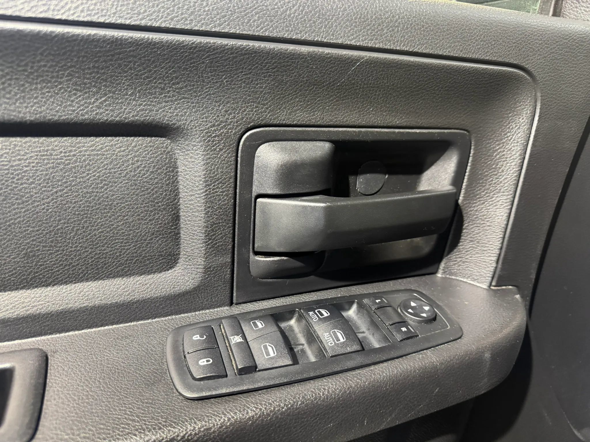 Used 2014 RAM 1500 Express AWD/4WD image 8