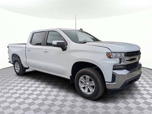 Used 2021 Chevrolet Silverado 1500 LT image 2