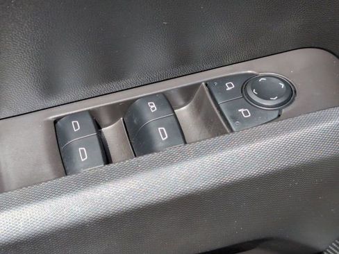 Used 2025 Chevrolet Colorado Trail Boss AWD/4WD image 29