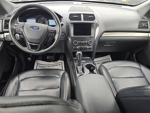 Used 2019 Ford Explorer XLT w/ Equipment Group 202A image 17