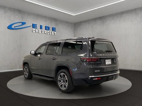 Used 2022 Jeep Wagoneer Series III AWD/4WD image 12