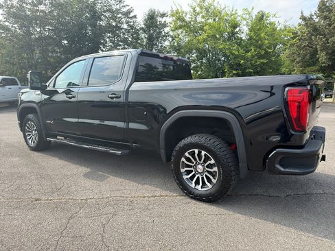 Used 2023 GMC Sierra 1500 AT4 w/ Technology Package AWD/4WD image 7