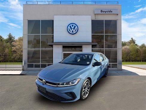 Used 2025 Volkswagen Jetta Sport image 4