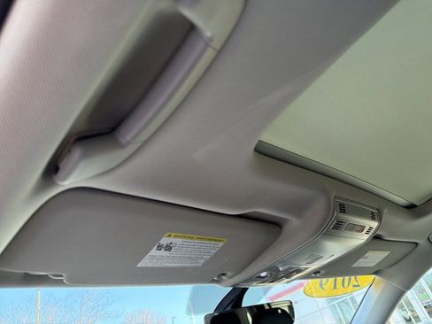 Used 2019 Volkswagen Tiguan SEL image 10