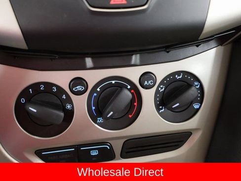 Used 2013 Ford Focus SE FWD image 19
