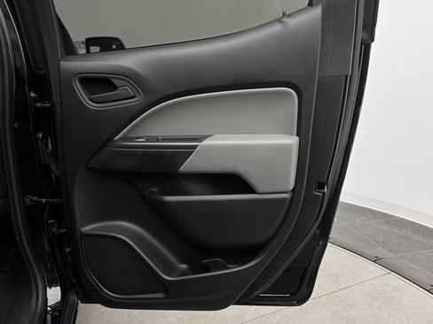 Used 2017 Chevrolet Colorado W/T w/ Custom Special Edition image 27