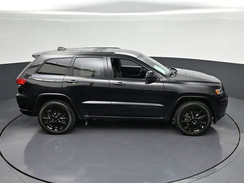 Used 2020 Jeep Grand Cherokee Altitude AWD/4WD image 27
