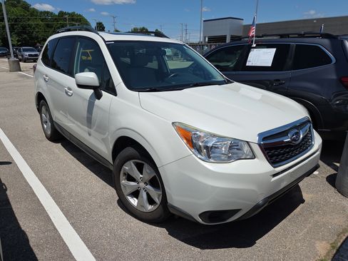 Used 2016 Subaru Forester 2.5i Premium w/ Popular Package #2 AWD/4WD image 2