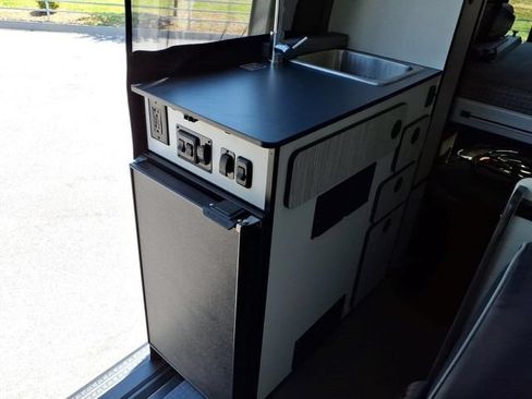 Used 2022 Mercedes-Benz Sprinter 2500 image 11