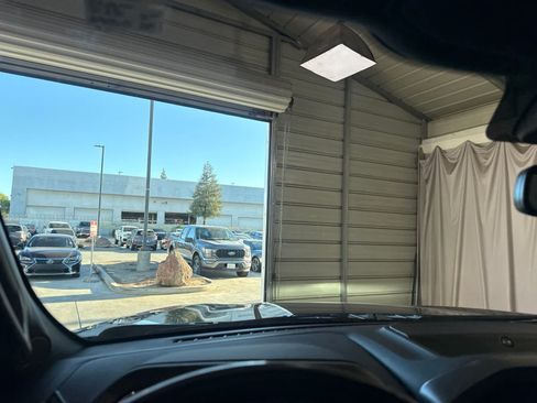 Used 2022 Ford F150 Lariat AWD/4WD image 23