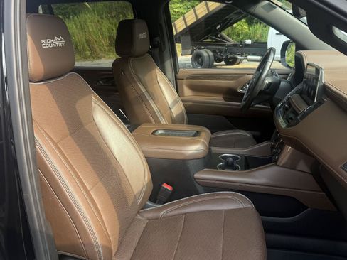 Used 2021 Chevrolet Tahoe High Country w/ Premium Package AWD/4WD image 5