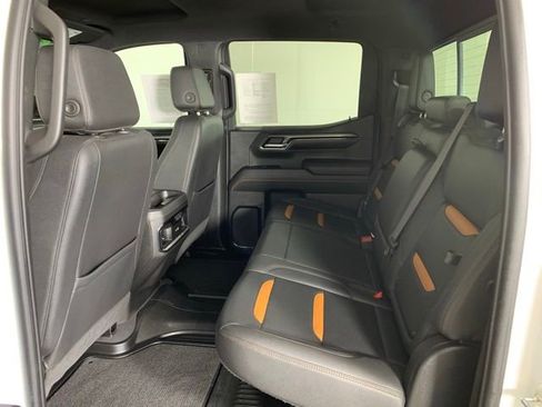 Used 2022 GMC Sierra 1500 AT4 w/ AT4 Preferred Package AWD/4WD image 7