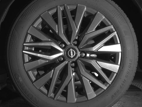 Used 2025 Nissan Altima 2.5 SV FWD image 14