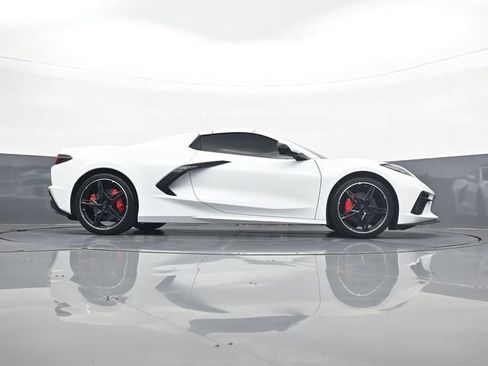 Used 2025 Chevrolet Corvette Stingray Preferred Conv w/ 2LT RWD image 24