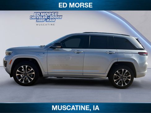 Used 2023 Jeep Grand Cherokee Overland w/ Luxury Tech Group IV image 2