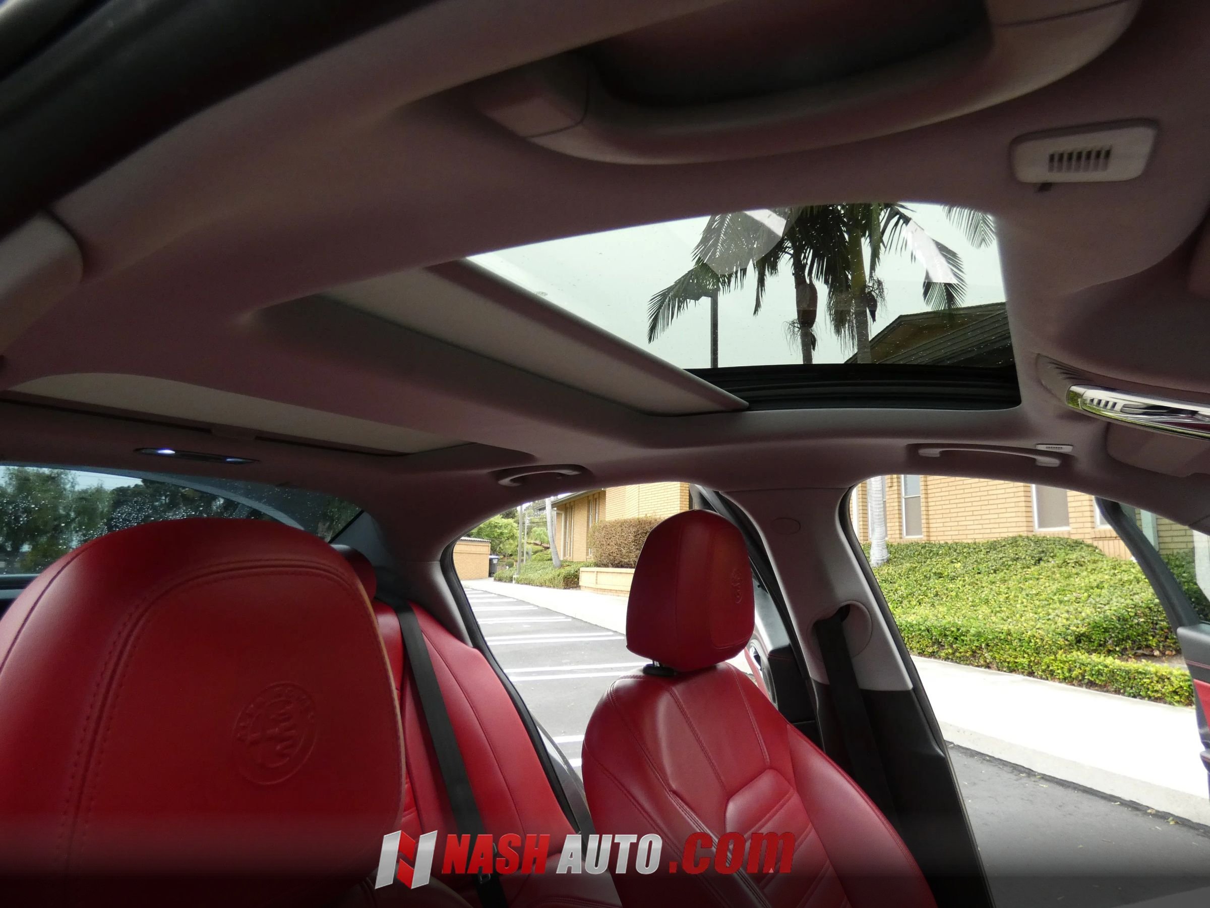 Used 2018 Alfa Romeo Giulia Ti w/ Quick Order Package 22X Lusso AWD/4WD image 33