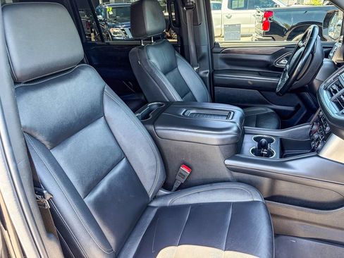 Used 2024 Chevrolet Suburban Z71 w/ Luxury Package AWD/4WD image 38
