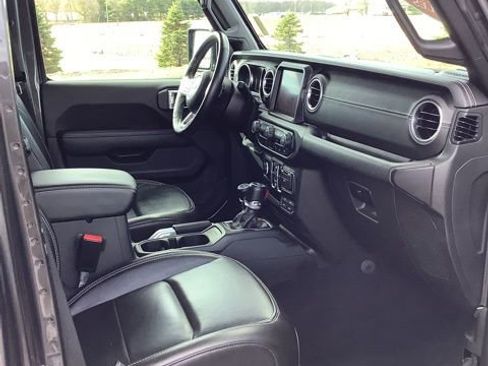 Certified 2021 Jeep Wrangler Unlimited Sahara w/ Cold Weather Group AWD/4WD image 16