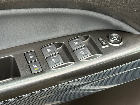 Used 2020 Chevrolet Colorado Z71 image 12