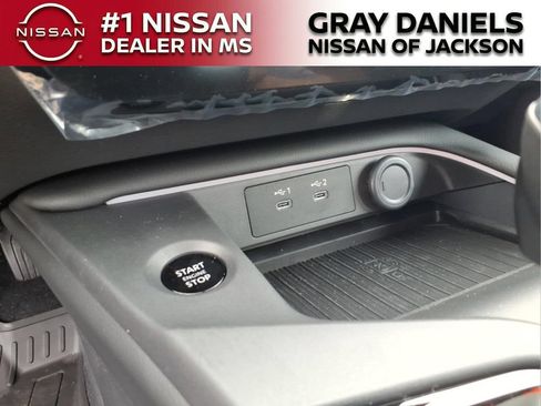 New 2026 Nissan Sentra SR w/ Floor Mat Package FWD image 18