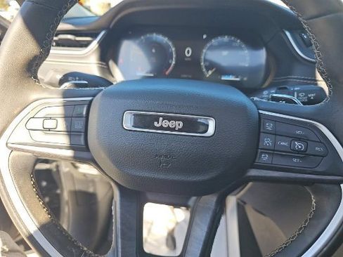 Used 2023 Jeep Grand Cherokee L Limited w/ Black Appearance Package image 8