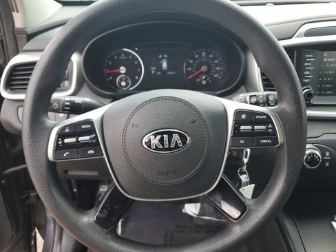 Used 2019 Kia Sorento AWD image 17