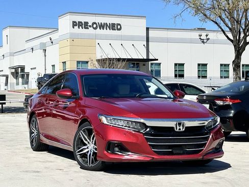 Used 2022 Honda Accord Touring image 2