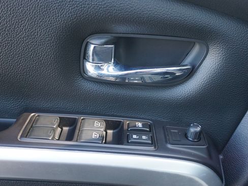 Used 2020 Nissan Titan SV w/ SV Convenience Package image 15