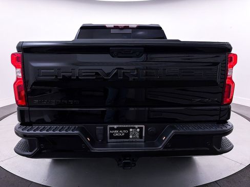 Used 2024 Chevrolet Silverado 1500 ZR2 w/ Technology Package image 18