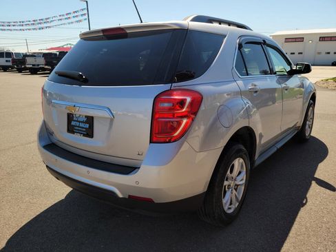 Used 2017 Chevrolet Equinox LT w/ Convenience Package image 4