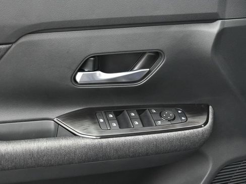 New 2026 Nissan Kicks SV w/ Cold Weather Package FWD image 17