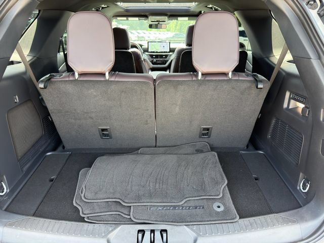 Used 2025 Ford Explorer Platinum w/ Ultimate Package AWD/4WD image 52