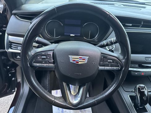 Used 2020 Cadillac XT4 Premium Luxury image 14