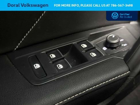 Certified 2022 Volkswagen Tiguan SE image 17