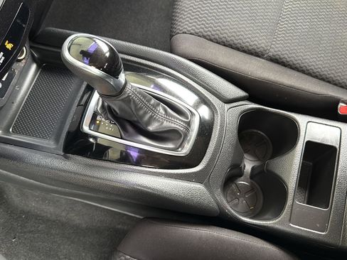 Used 2020 Nissan Rogue Sport S image 23