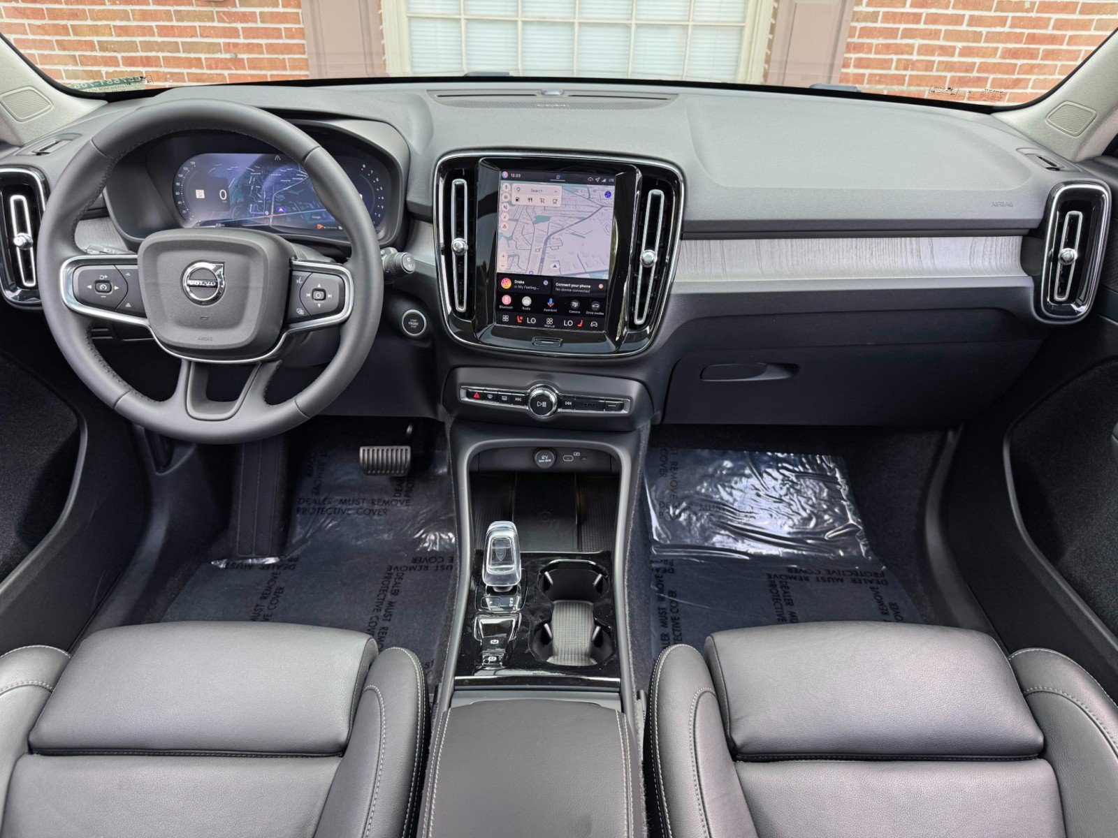 Used 2026 Volvo XC40 B5 Ultra w/ Climate Package AWD/4WD image 13