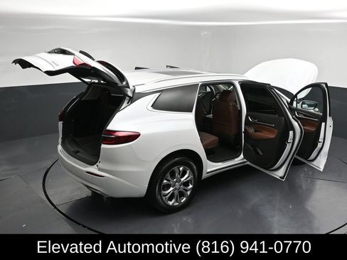 Used 2021 Buick Enclave Avenir w/ Avenir Technology Package AWD/4WD image 36
