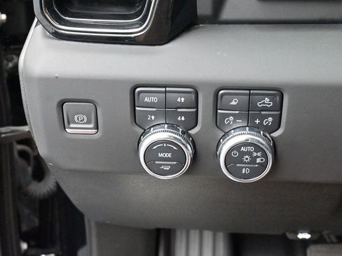 Used 2024 GMC Sierra 2500 AT4 w/ AT4 Premium Plus Package AWD/4WD image 21