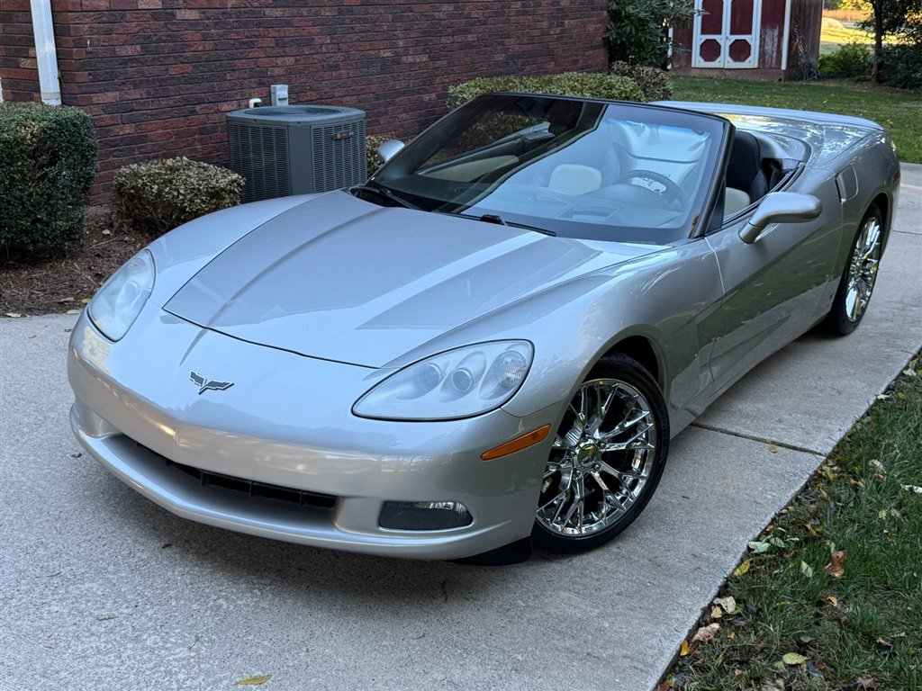 Used 2008 Chevrolet Corvette Convertible w/ Preferred Equipment Group RWD image 10