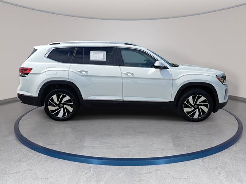 Certified 2026 Volkswagen Atlas SEL AWD/4WD image 4