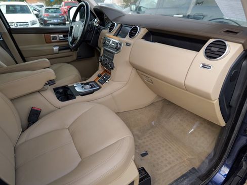 Used 2016 Land Rover LR4 HSE LUX image 37