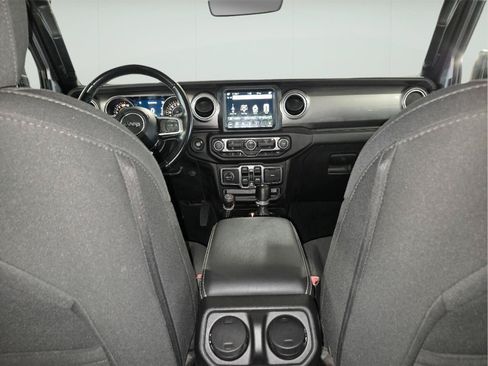 Used 2020 Jeep Wrangler Unlimited Sahara w/ Dual Top Group AWD/4WD image 31