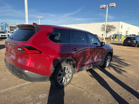 Used 2025 Toyota Grand Highlander FWD image 5